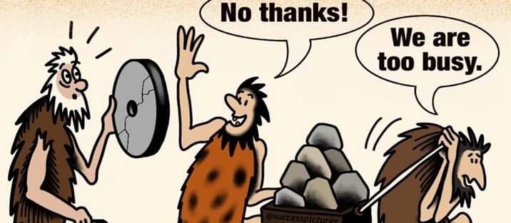 من ينقدني يكملني